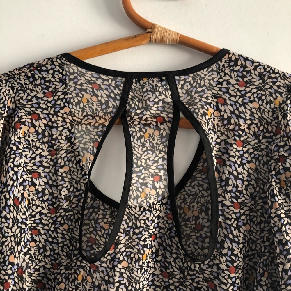 Bar III Keyhole Sheer LS Blouse Floral Leaf S - Picture 3 of 8